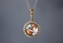 Çevrimiçi Alışveriş: Resimli Kolye Satın Almak için İpuçları Online Shopping: Tips for Buying a Photo Pendant